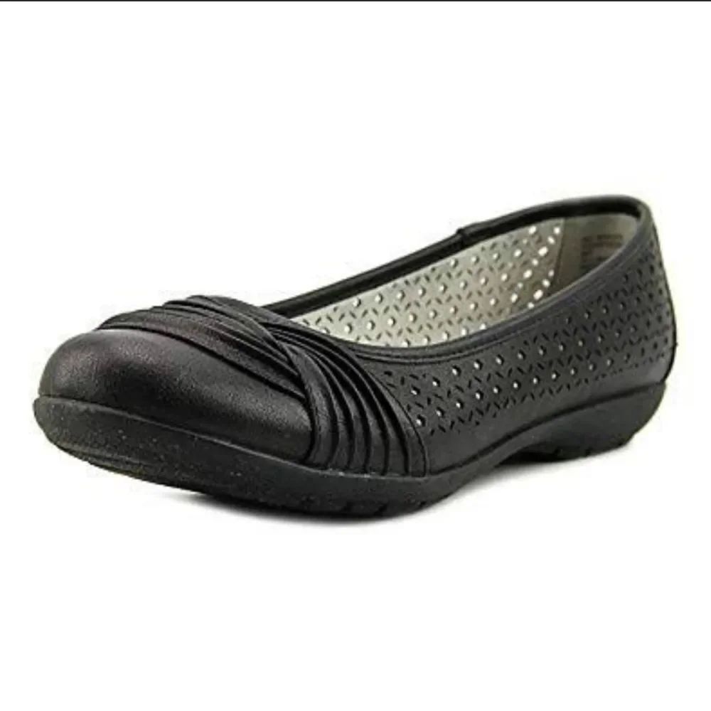 WHITE MOUNTAIN ROUND TOE SLIP-ON WOMEN"S BALLET FLATS SHOE